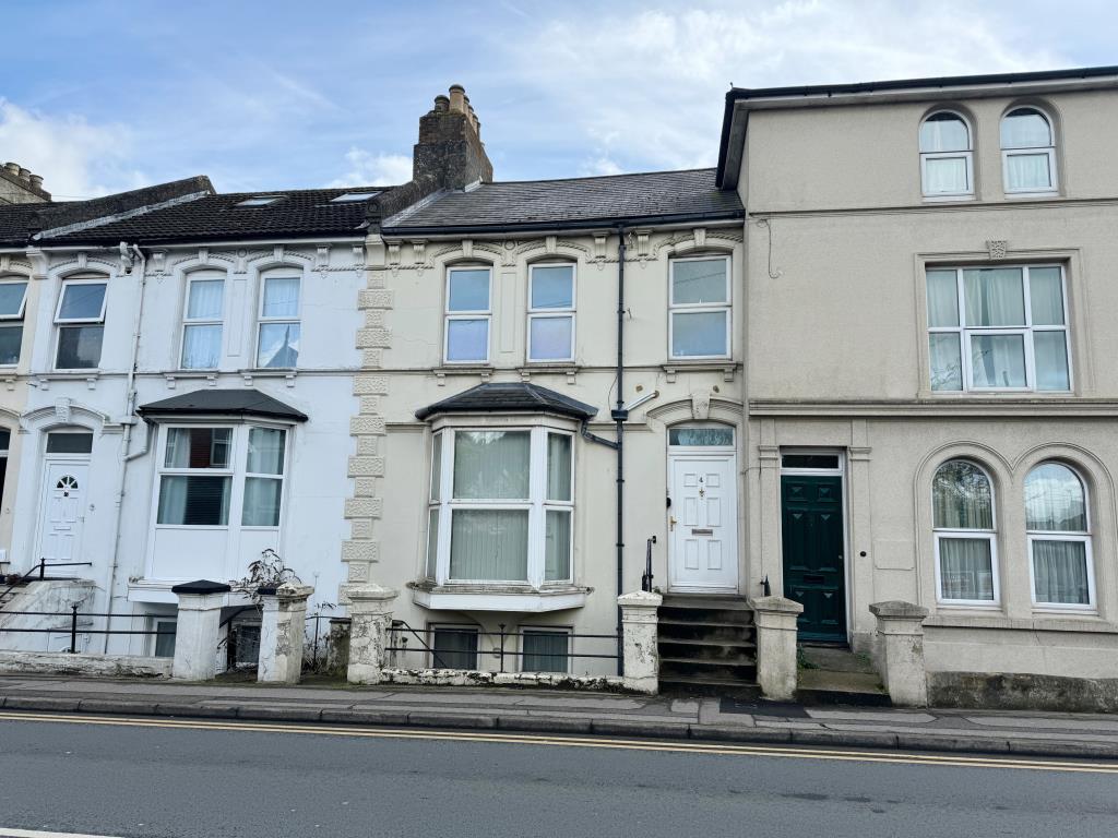 Lot: 17 - FOUR STOREY TERRACE PROPERTY WITH POTENTIAL - Front of property